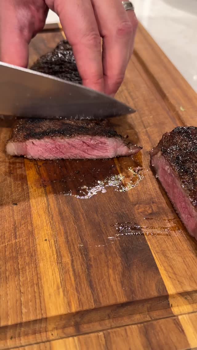 There’s nothing like that first slice. 

Cutting into a perfectly grilled Snake River Farms American Wagyu New York strip just hits different! 

The knife glides like butter and that wall to wall pink reveal never gets old. Big fire, elite beef, maximum payoff.

#thesrfexperience #TeamSRF #wagyu #steak #beef