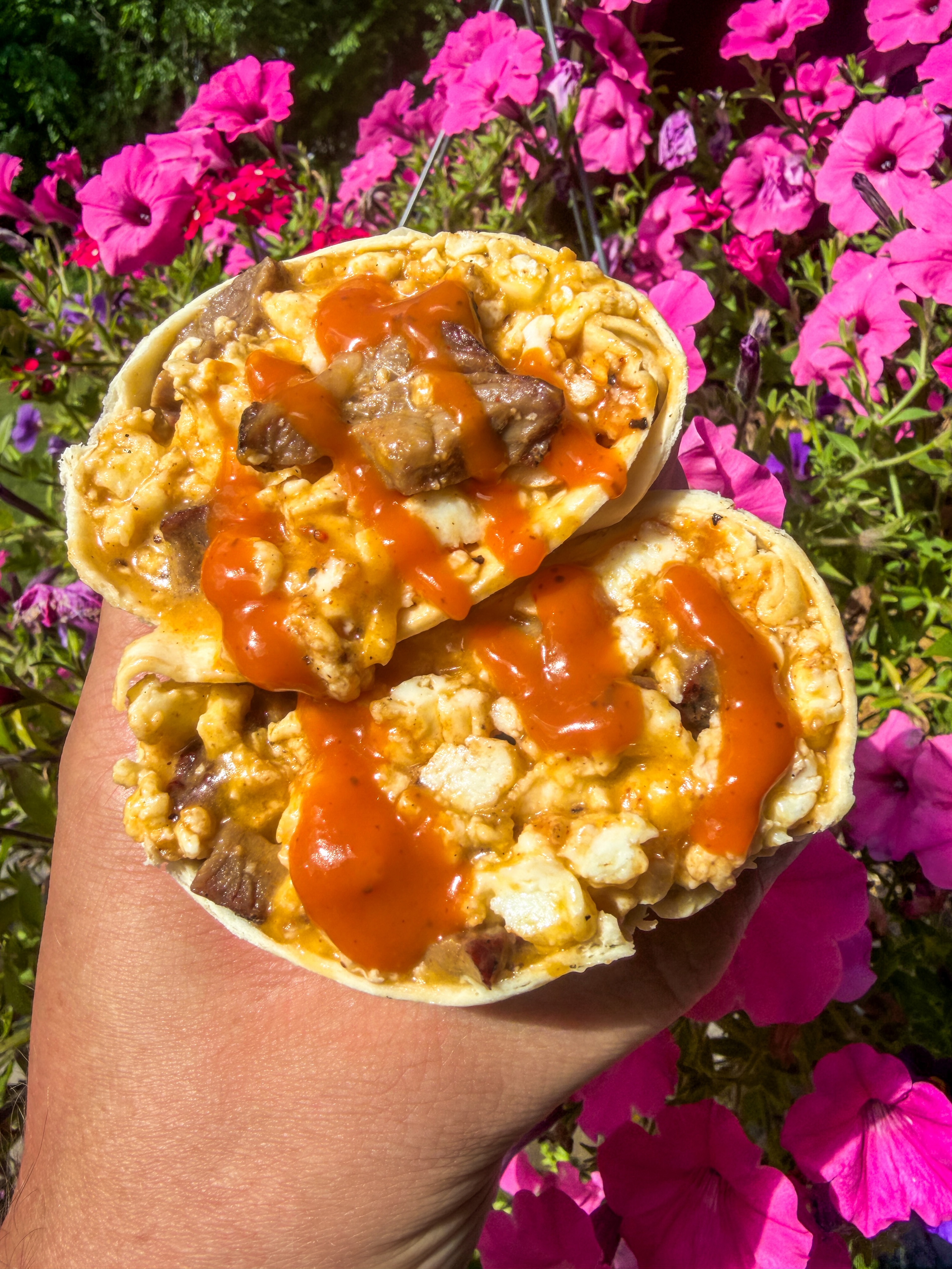 Sunday mornings are made for leftovers done right. 

Snake River Farms ribeye, farm-fresh eggs, melty cheese, and a kick of @melindasfoods Black Truffle Hot Sauce all wrapped up in one breakfast burrito. Simple, packed with flavor, and the perfect way to start a Sunday.

Who’s grabbing a bite?

#TeamSRF #thesrfexperience #breakfast #breakfastburrito #SundayMorning